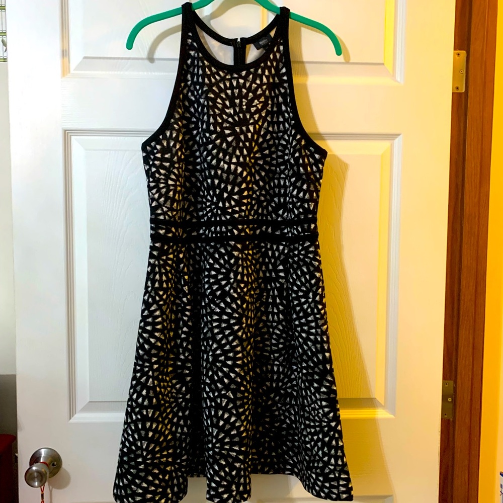 👗Mossimo Fun Black/White Dress